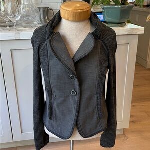 EUC Beate Heymann grey fine weave blazer style  jacket with knit long sleeves.